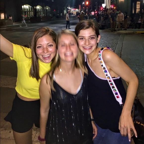 Welcome to my closet 🛍🌹💕⚡️🤩 - Picture 8 of 8